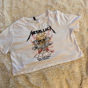 Distressed Metallica cropped T-shirt.